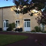 Nocleg ze śniadaniem Jardin D'arcy - D'hotes Avec Piscine Et Bois
