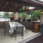 Frühstückspension Jardin D'arcy - D'hotes Avec Piscine Et 3*
