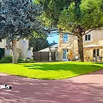 Frühstückspension Jardin D'arcy - D'hotes Avec Piscine Et Bois