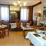 Frühstückspension Jardin D'arcy - D'hotes Avec Piscine Et Bois