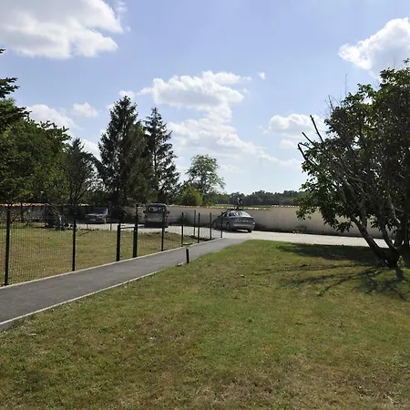 Bed & Breakfast Jardin D'arcy - D'hotes Avec Piscine Et