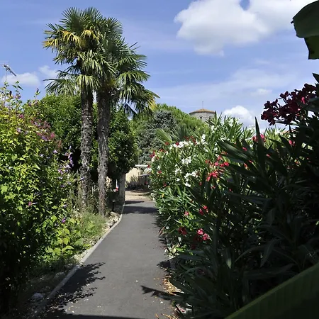 Jardin D'arcy - D'hôtes Avec Piscine Et Bois