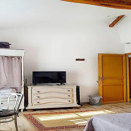 Alojamento de Acomodação e Pequeno-almoço Jardin D'arcy - D'hôtes Avec Piscine Et 3*