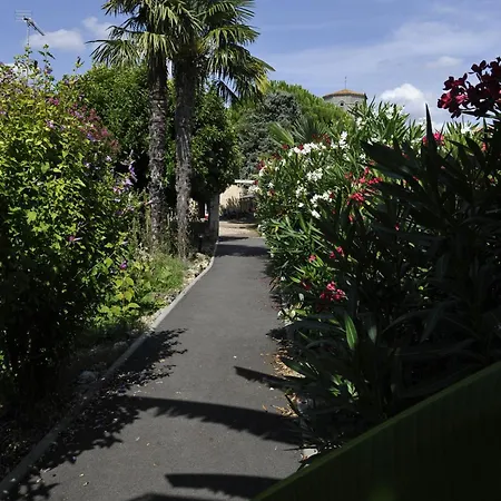 Alojamento de Acomodação e Pequeno-almoço Jardin D'arcy - D'hôtes Avec Piscine Et