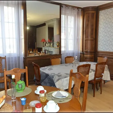 Jardin D'arcy - D'hôtes Avec Piscine Et Bois