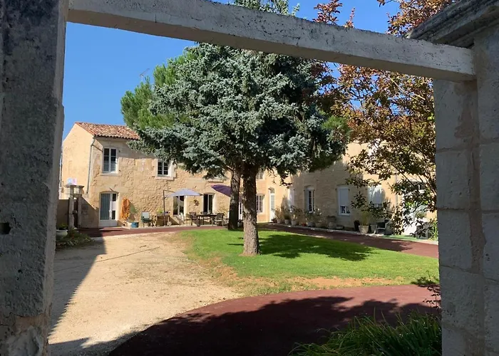 Bed & Breakfast Jardin D'arcy - D'hotes Avec Piscine Et 3*