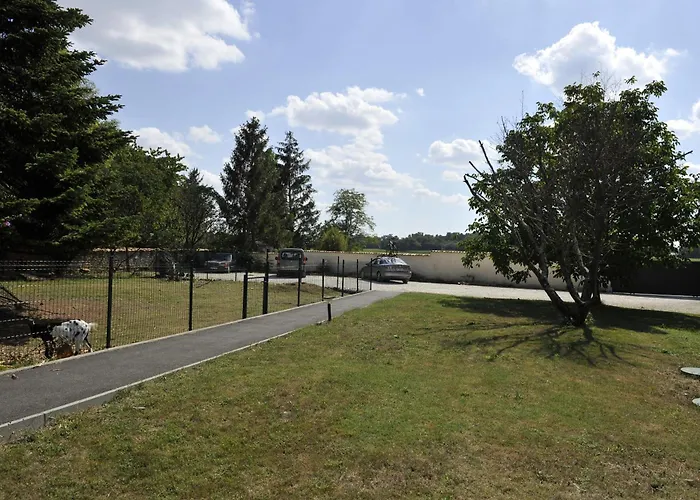 Bed & Breakfast Jardin D'arcy - D'hotes Avec Piscine Et