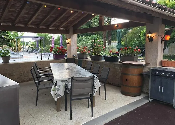 Bed & Breakfast Jardin D'arcy - D'hotes Avec Piscine Et 3*