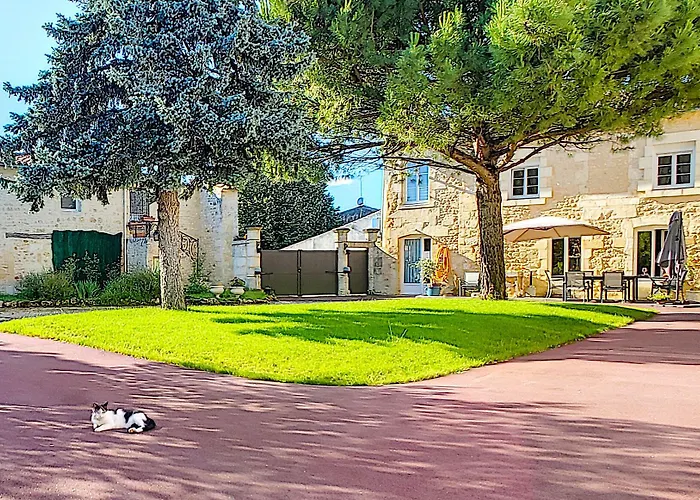 Bed & Breakfast Jardin D'arcy - D'hotes Avec Piscine Et Bois