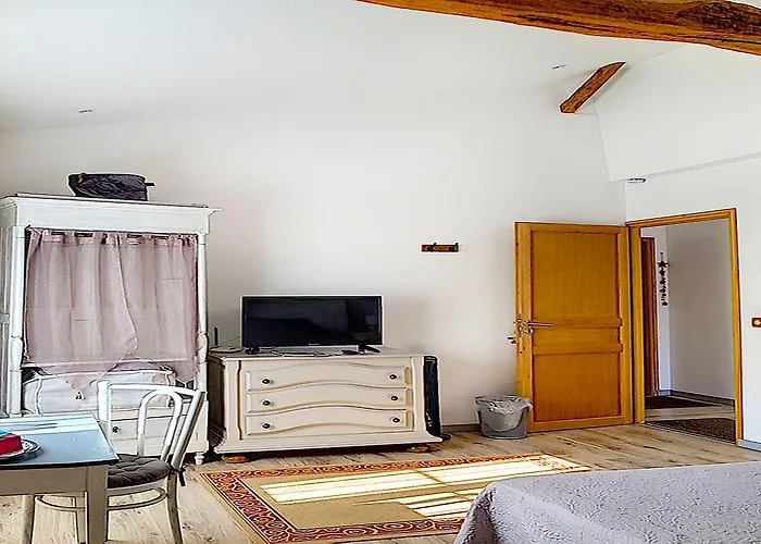 Bed & Breakfast Jardin D'arcy - D'hotes Avec Piscine Et 3*