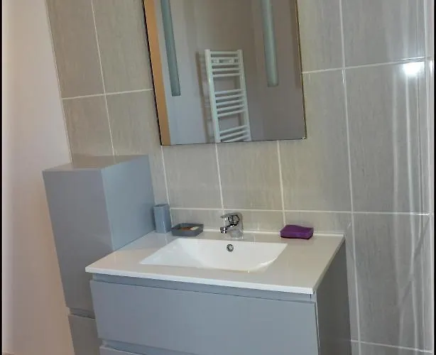 Jardin D'arcy - D'hotes Avec Piscine Et Bois