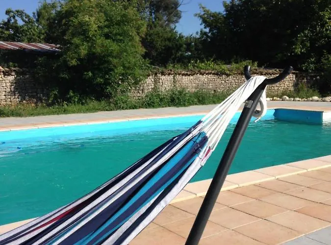 Bed & Breakfast Jardin D'arcy - D'hotes Avec Piscine Et