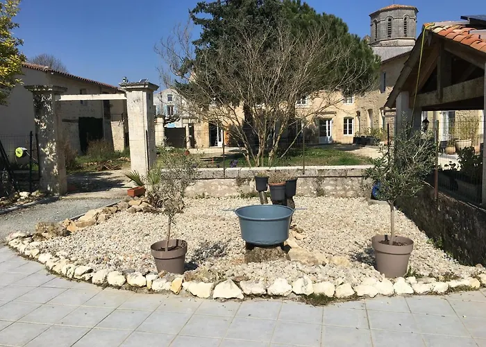Jardin D'arcy - D'hotes Avec Piscine Et