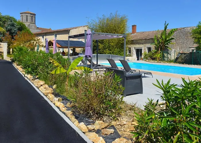 Jardin D'arcy - D'hotes Avec Piscine Et Bois
